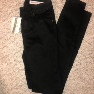 Black skinny jeans